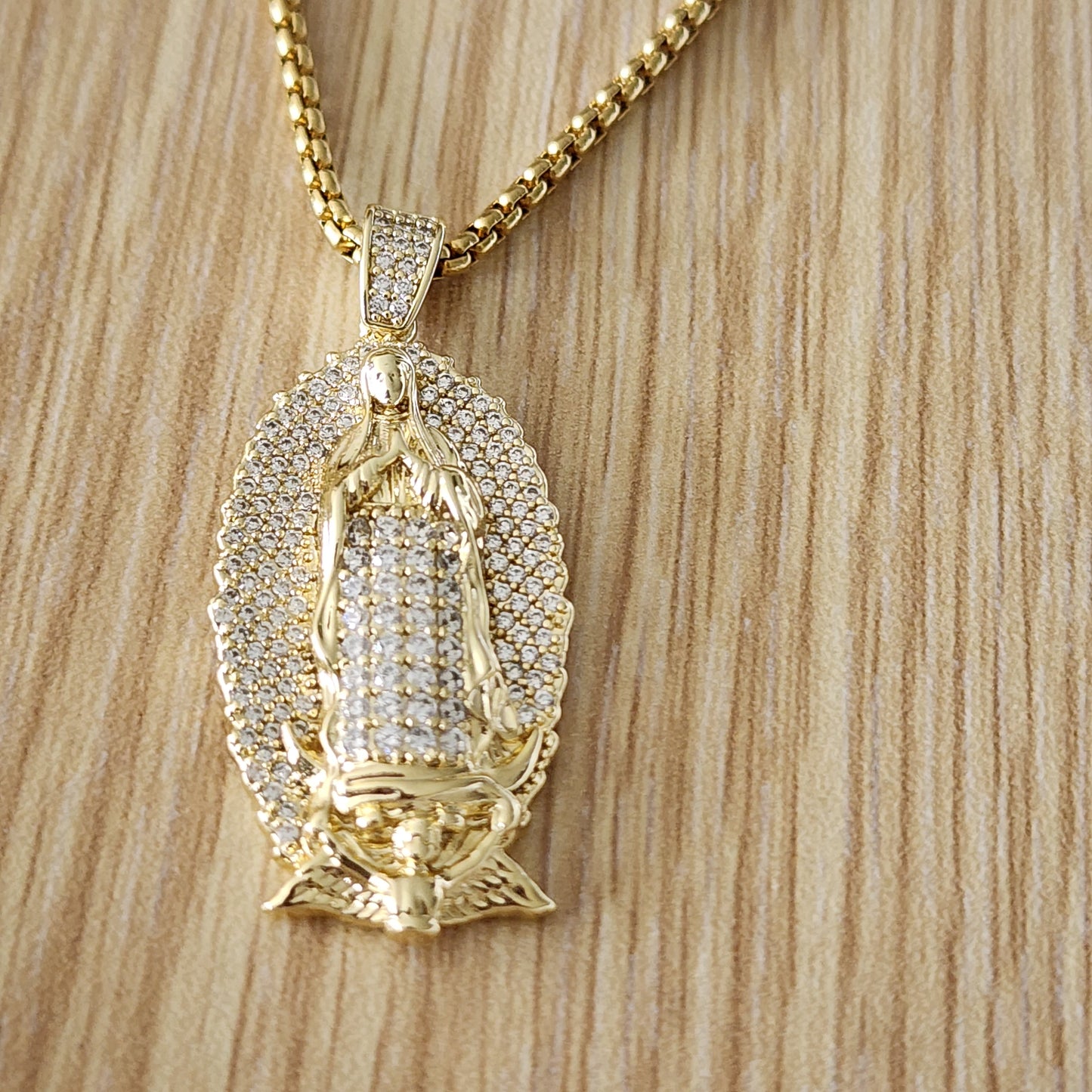 Virgen santa necklace